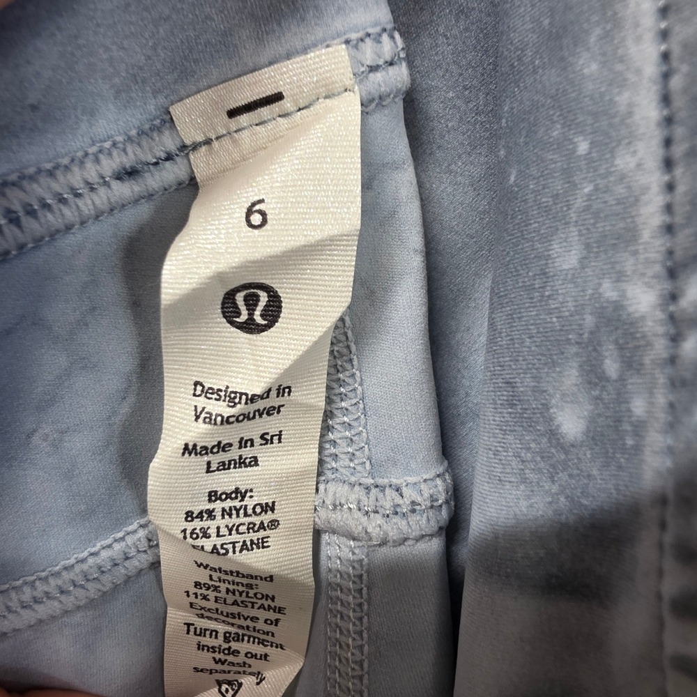 Lululemon Fast and Free High Rise Short 8 Ice Cave Blue Crinkle Nulux Size 6 - Picture 5 of 13